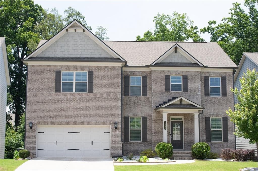 4 bedroom, 3 bathroom, 3,560 sq ft single family residence for sale at 4652 Silver Oak Drive, Gainesville, GA 30504