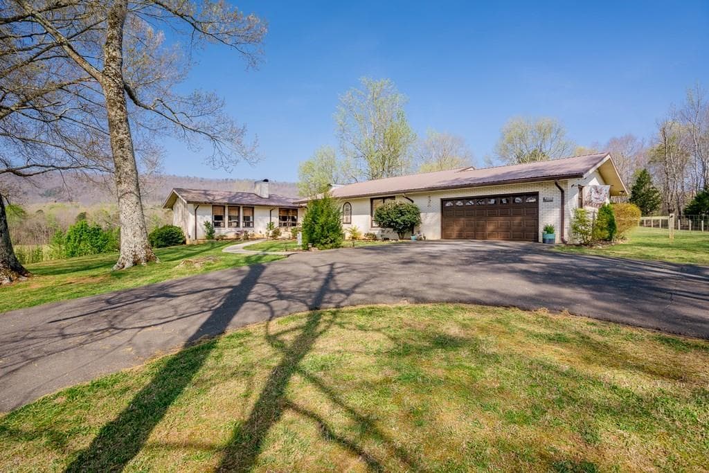 5 bedroom, 4 bathroom, 4,640 sq ft single family residence for sale at 1254 Mountain Loop Road, Sugar Valley, GA 30746 — photo 8