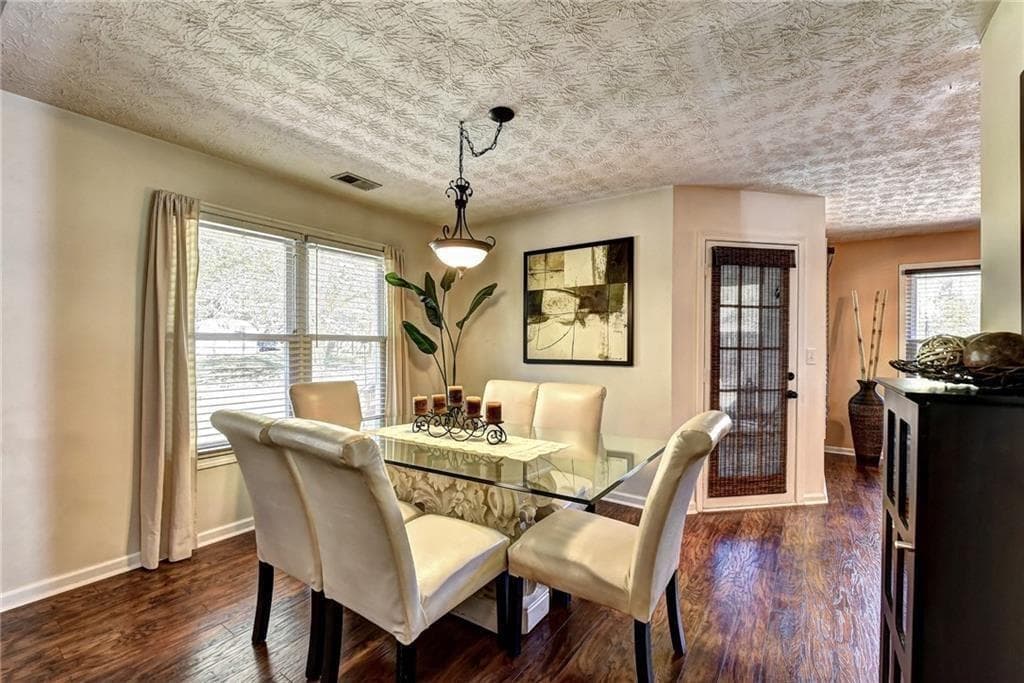 4 bedroom, 2 bathroom, 1,895 sq ft single family residence for rent at 3940 Piper Glen Drive, Buford, GA 30519 for $2,495 a month — photo 5