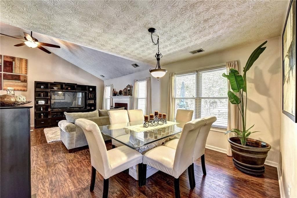 4 bedroom, 2 bathroom, 1,895 sq ft single family residence for rent at 3940 Piper Glen Drive, Buford, GA 30519 for $2,495 a month — photo 7