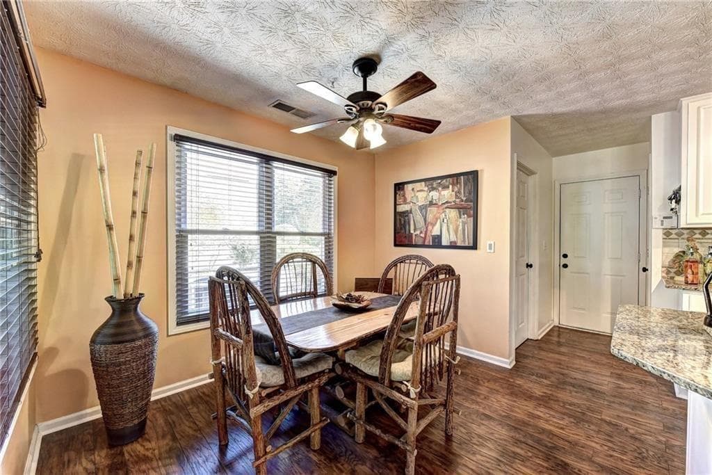 4 bedroom, 2 bathroom, 1,895 sq ft single family residence for rent at 3940 Piper Glen Drive, Buford, GA 30519 for $2,495 a month — photo 9