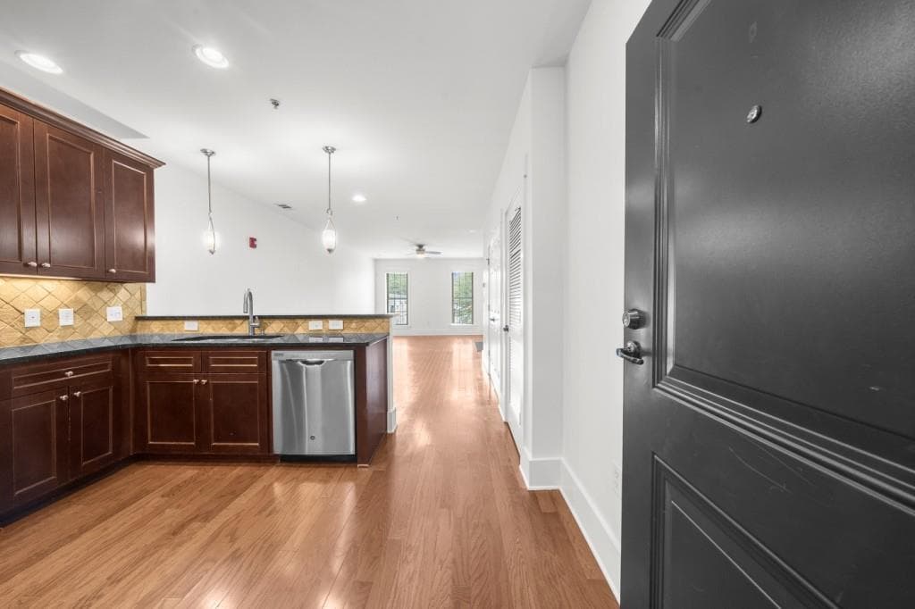 1 bedroom, 1 bathroom condominium for rent at 2360 Logan Circle 101, Atlanta, GA 30319 for $1,800 a month — photo 6