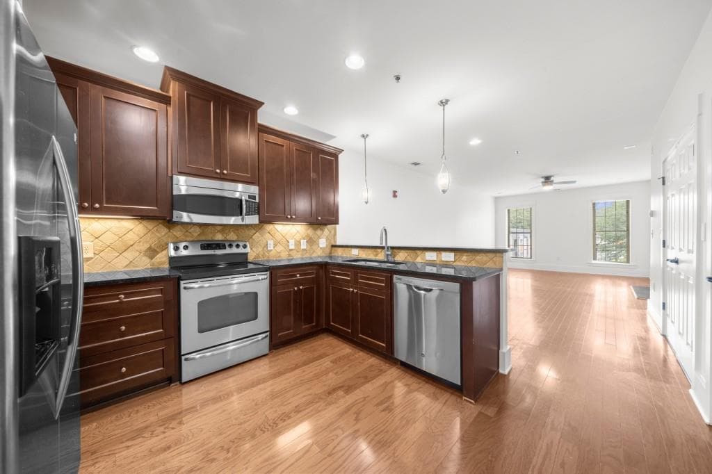1 bedroom, 1 bathroom condominium for rent at 2360 Logan Circle 101, Atlanta, GA 30319 for $1,800 a month — photo 7