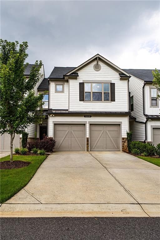 3 bedroom, 3 bathroom, 1,832 sq ft townhouse for sale at 5630 Flint Lane, Cumming, GA 30028 — photo 2