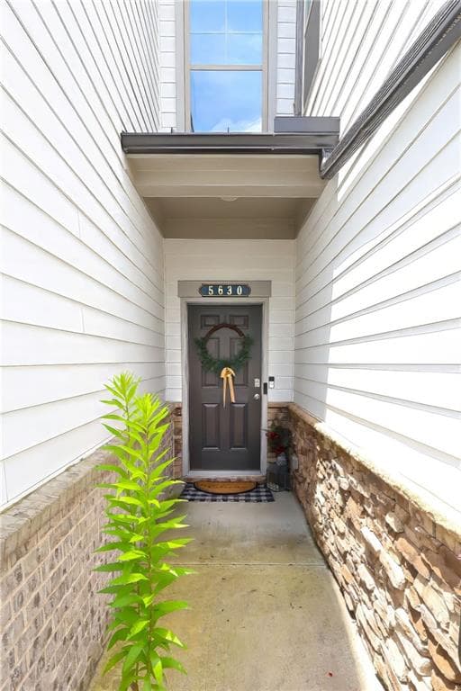 3 bedroom, 3 bathroom, 1,832 sq ft townhouse for sale at 5630 Flint Lane, Cumming, GA 30028 — photo 3