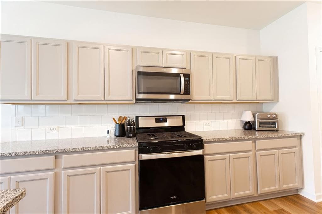 3 bedroom, 3 bathroom, 1,832 sq ft townhouse for sale at 5630 Flint Lane, Cumming, GA 30028 — photo 10