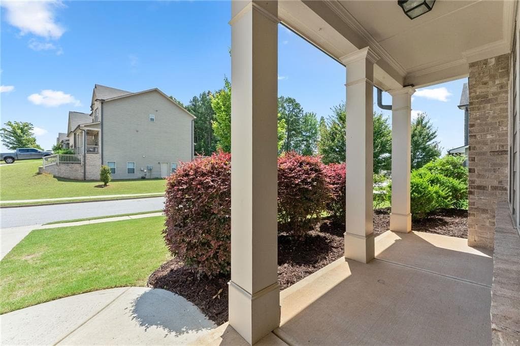 4 bedroom, 3 bathroom, 2,334 sq ft single family residence under contract at 72 Blue Billed Crossing, Jefferson, GA 30549 — photo 5