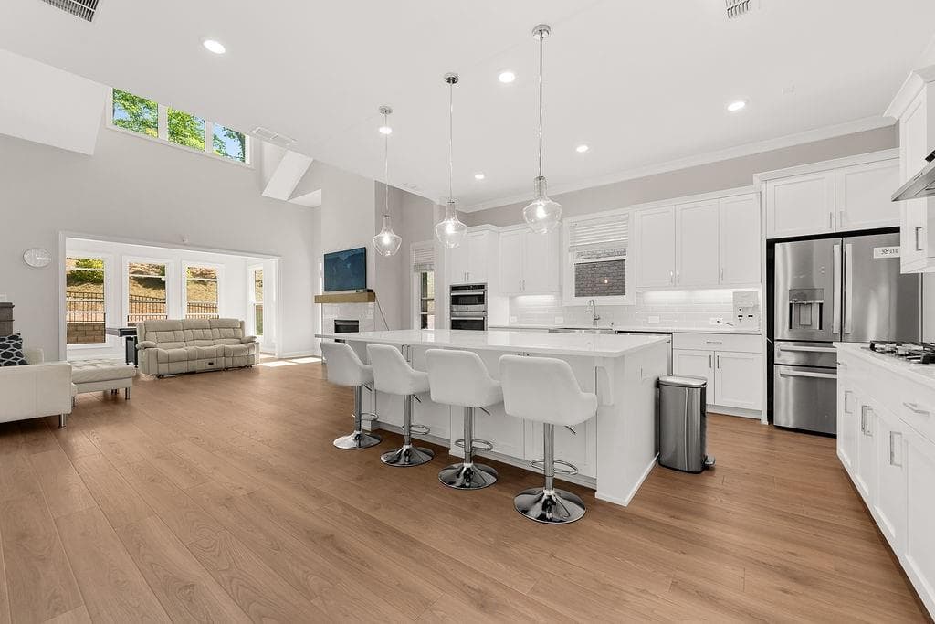 4 bedroom, 4 bathroom, 3,352 sq ft single family residence for sale at 144 Wards Crossing Way, Alpharetta, GA 30022 — photo 2