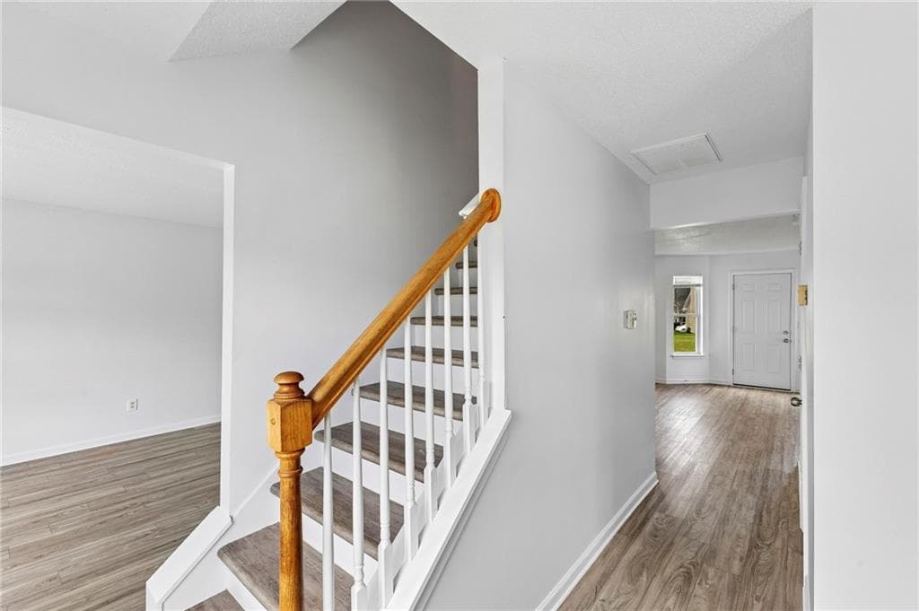 5 bedroom, 3 bathroom, 2,250 sq ft single family residence for sale at 4951 Estonian Drive, Fairburn, GA 30213 — photo 3