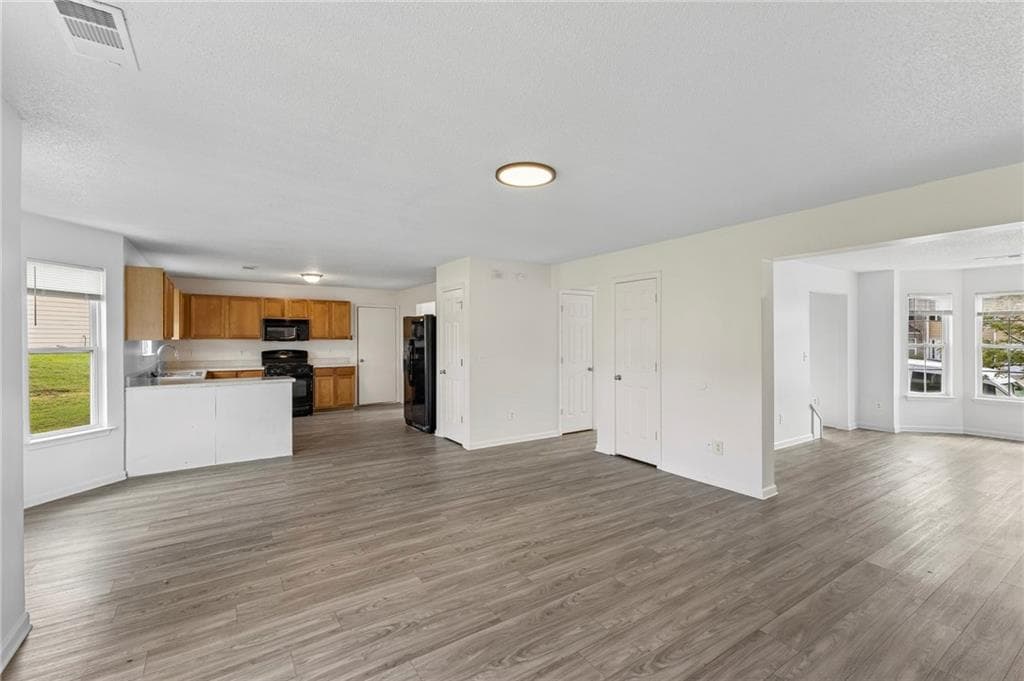 5 bedroom, 3 bathroom, 2,250 sq ft single family residence for sale at 4951 Estonian Drive, Fairburn, GA 30213 — photo 5
