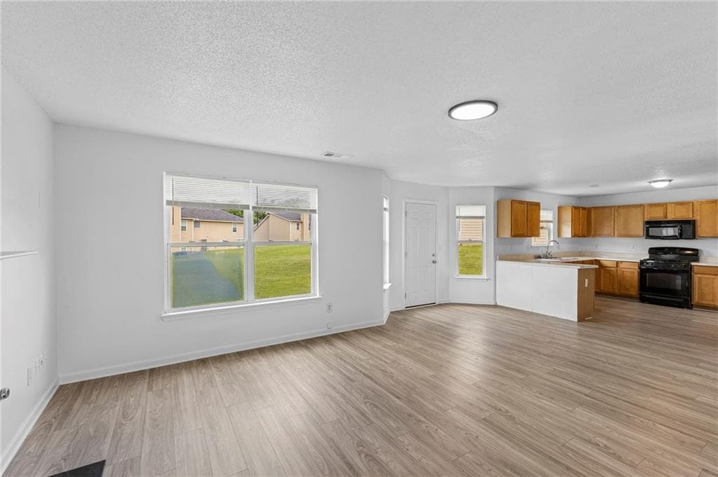 5 bedroom, 3 bathroom, 2,250 sq ft single family residence for sale at 4951 Estonian Drive, Fairburn, GA 30213 — photo 8