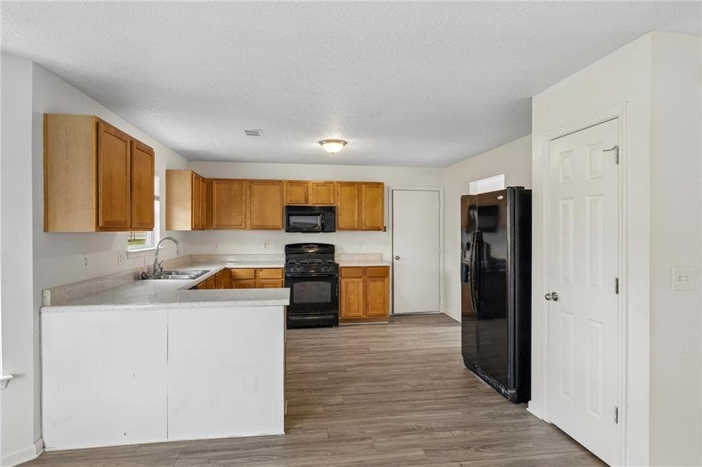 5 bedroom, 3 bathroom, 2,250 sq ft single family residence for sale at 4951 Estonian Drive, Fairburn, GA 30213 — photo 9
