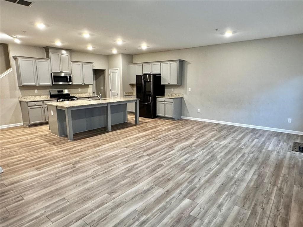 3 bedroom, 3 bathroom, 1,897 sq ft townhouse for sale at 438 Bannon Way, Marietta, GA 30008 — photo 2