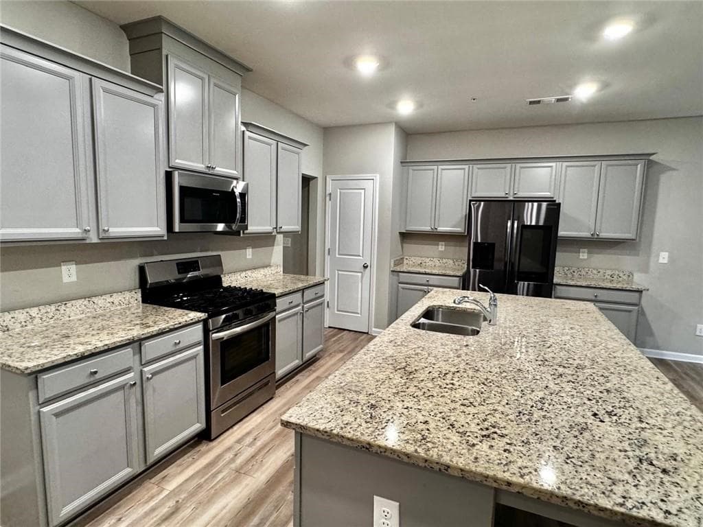 3 bedroom, 3 bathroom, 1,897 sq ft townhouse for sale at 438 Bannon Way, Marietta, GA 30008 — photo 3
