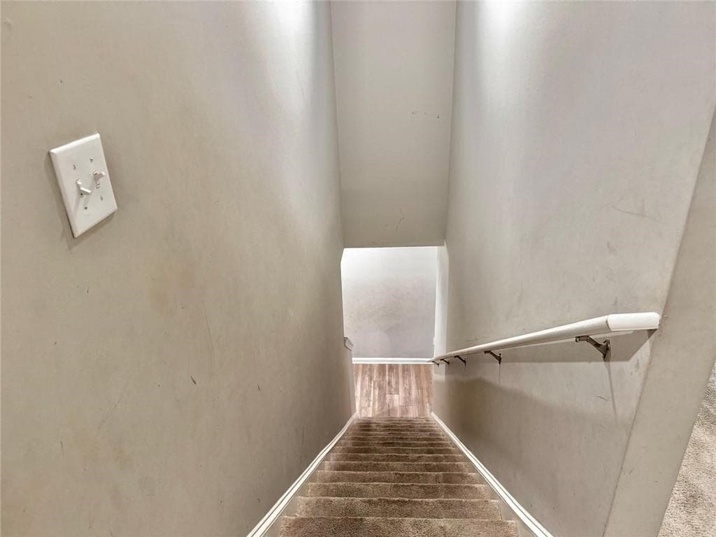 3 bedroom, 3 bathroom, 1,897 sq ft townhouse for sale at 438 Bannon Way, Marietta, GA 30008 — photo 9