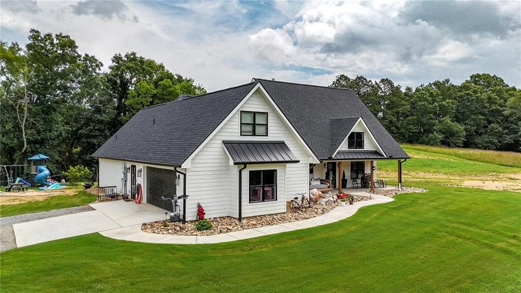 4 bedroom, 3 bathroom, 2,307 sq ft single family residence for sale at 385 Owens Gin Road, Calhoun, GA 30701 — photo 3