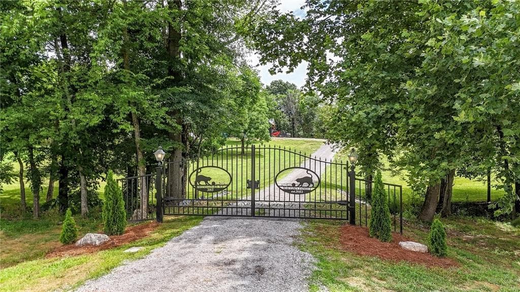 4 bedroom, 3 bathroom, 2,307 sq ft single family residence for sale at 385 Owens Gin Road, Calhoun, GA 30701 — photo 9
