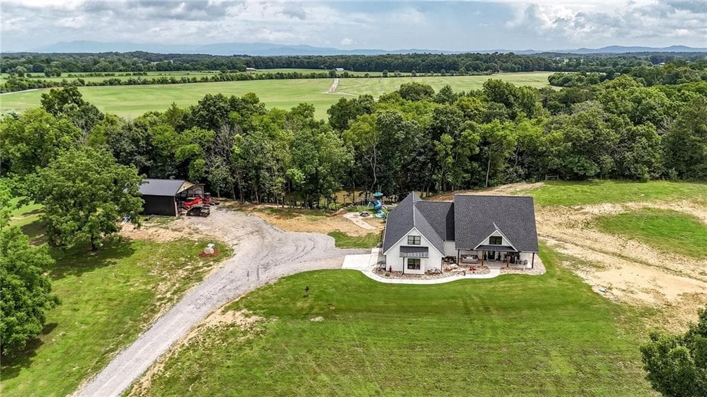 4 bedroom, 3 bathroom, 2,307 sq ft single family residence for sale at 385 Owens Gin Road, Calhoun, GA 30701 — photo 8