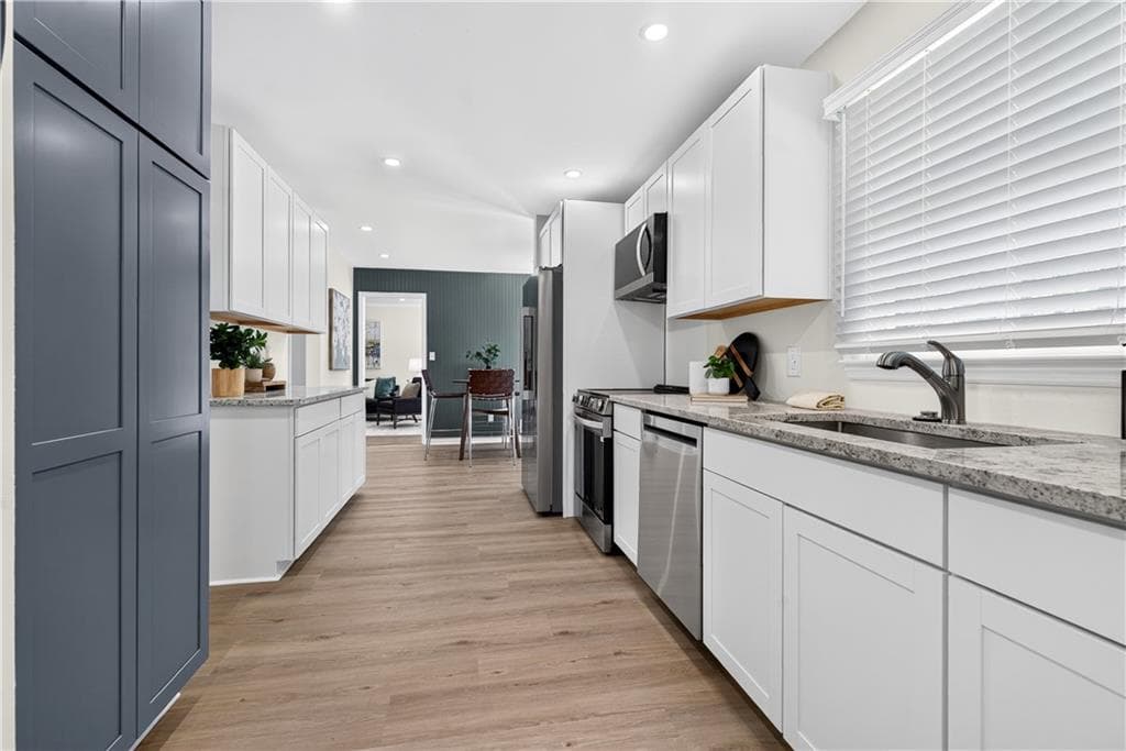 3 bedroom, 3 bathroom, 1,876 sq ft single family residence for sale at 2664 Black Forest Trail, Atlanta, GA 30331 — photo 7