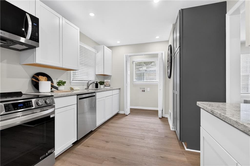 3 bedroom, 3 bathroom, 1,876 sq ft single family residence for sale at 2664 Black Forest Trail, Atlanta, GA 30331 — photo 8