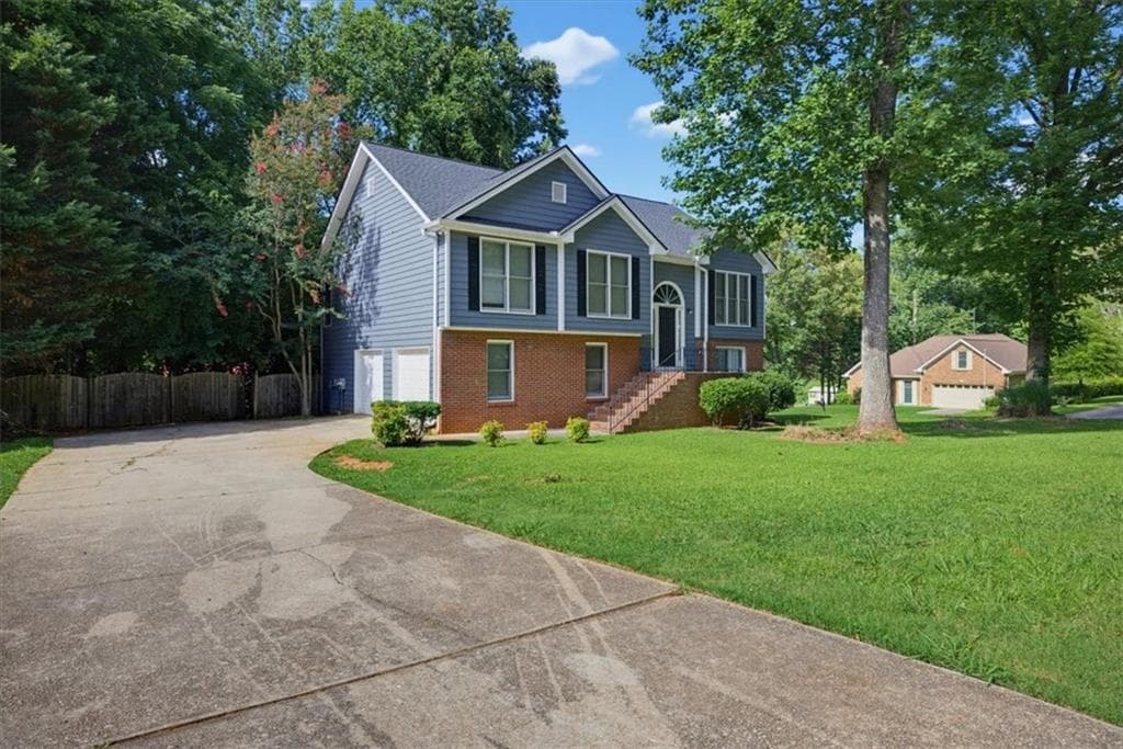 4 bedroom, 3 bathroom, 2,105 sq ft single family residence under contract at 10 Fairhaven Court, Covington, GA 30016 — photo 3