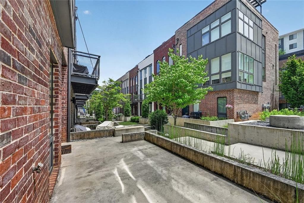 3 bedroom, 4 bathroom, 2,214 sq ft townhouse for rent at 1214 Chelsea Circle, Atlanta, GA 30318 for $4,900 a month — photo 3