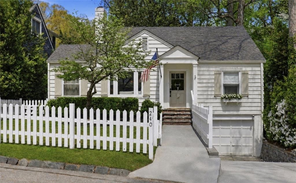 3 bedroom, 2 bathroom, 1,850 sq ft single family residence sold at 240 Eureka Drive, Atlanta, GA 30305