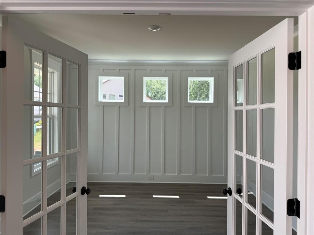 5 bedroom, 4 bathroom, 3,143 sq ft single family residence for sale at 562 Winding Rose Drive, Hoschton, GA 30548 — photo 5