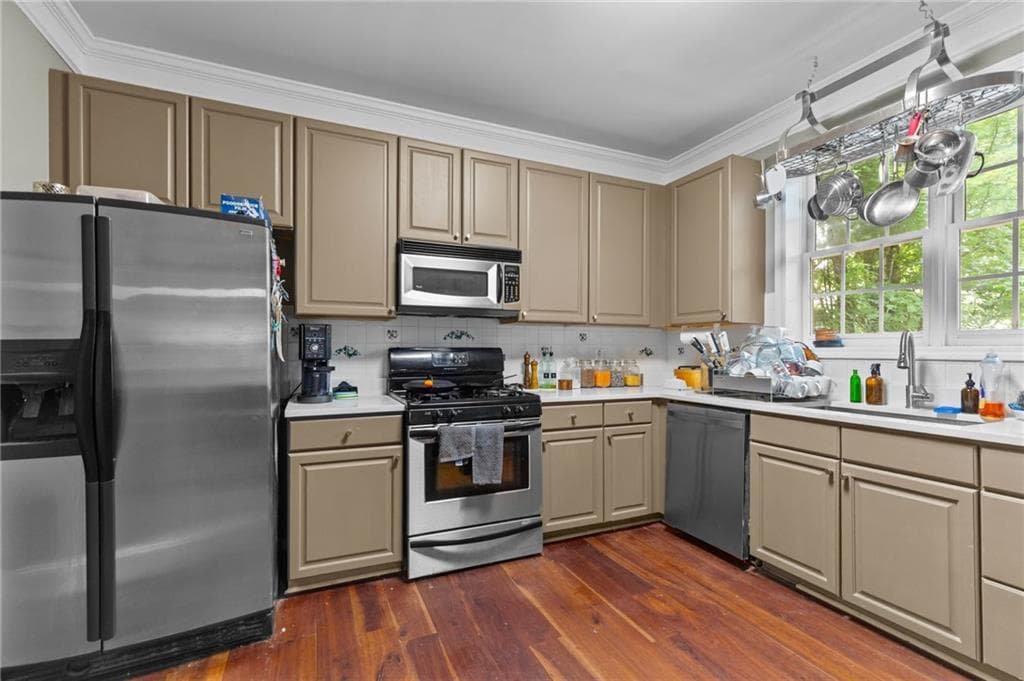 4 bedroom, 3 bathroom, 2,696 sq ft single family residence for sale at 4000 Weatherford Circle, Alpharetta, GA 30009 — photo 8