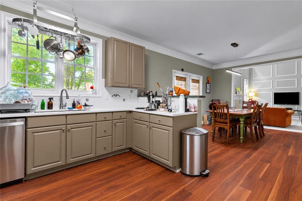 4 bedroom, 3 bathroom, 2,696 sq ft single family residence for sale at 4000 Weatherford Circle, Alpharetta, GA 30009 — photo 9