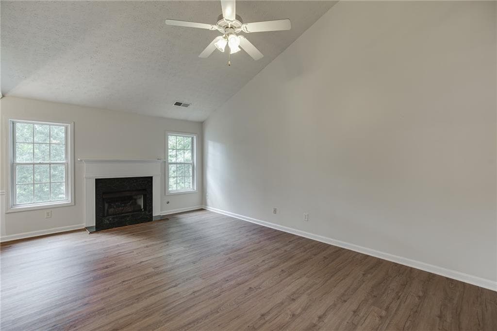 3 bedroom, 3 bathroom, 1,781 sq ft single family residence under contract at 3335 Rivers End Place, Buford, GA 30519 — photo 4