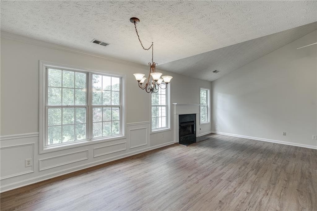 3 bedroom, 3 bathroom, 1,781 sq ft single family residence under contract at 3335 Rivers End Place, Buford, GA 30519 — photo 8