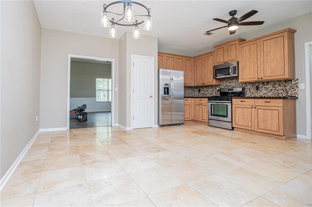 3 bedroom, 2 bathroom, 2,728 sq ft single family residence under contract at 8590 Kencrest Drive, Winston, GA 30187 — photo 9