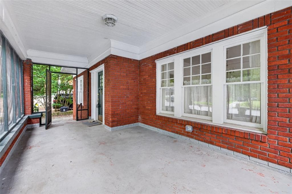 3 bedroom, 2 bathroom, 1,809 sq ft single family residence for rent at 582 Clifton Road, Atlanta, GA 30307 for $3,200 a month — photo 3