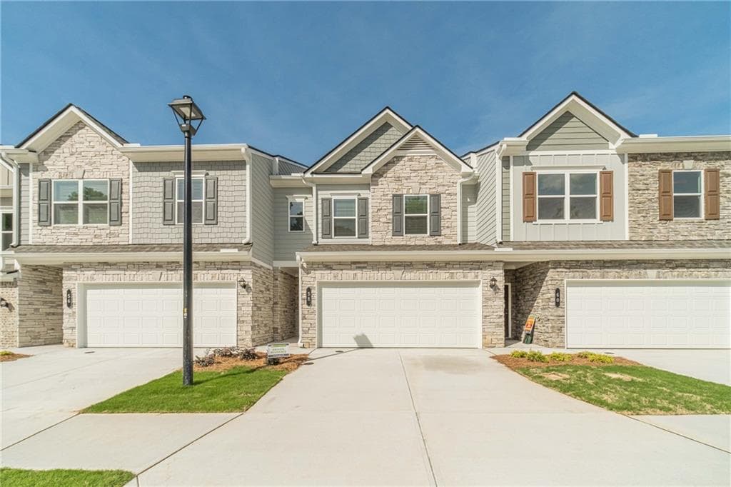 3 bedroom, 3 bathroom, 1,730 sq ft townhouse for rent at 58 Jacobs Farm Lane, Lawrenceville, GA 30045 for $2,100 a month — photo 1 of 40