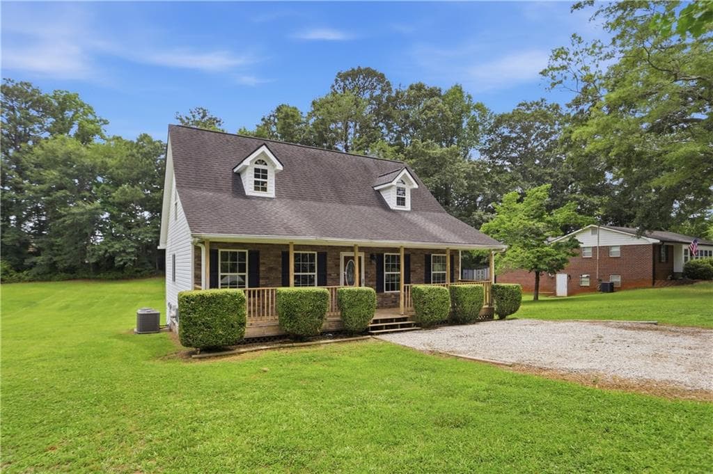 3 bedroom, 3 bathroom, 1,461 sq ft single family residence under contract at 345 Rainey Road, Temple, GA 30179 — photo 3