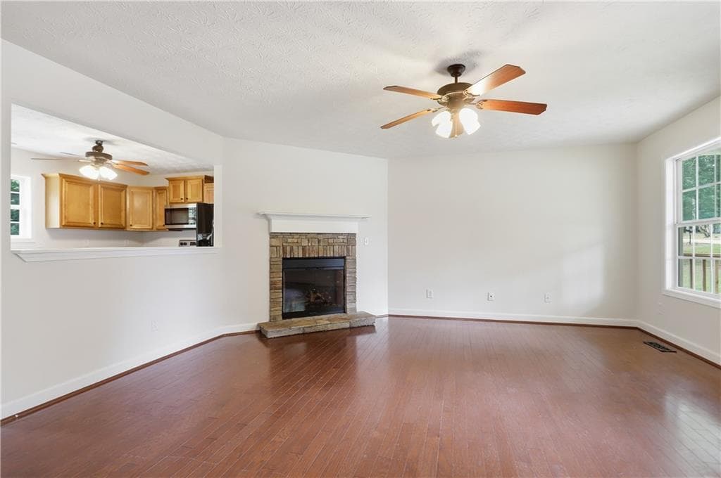 3 bedroom, 3 bathroom, 1,461 sq ft single family residence under contract at 345 Rainey Road, Temple, GA 30179 — photo 6