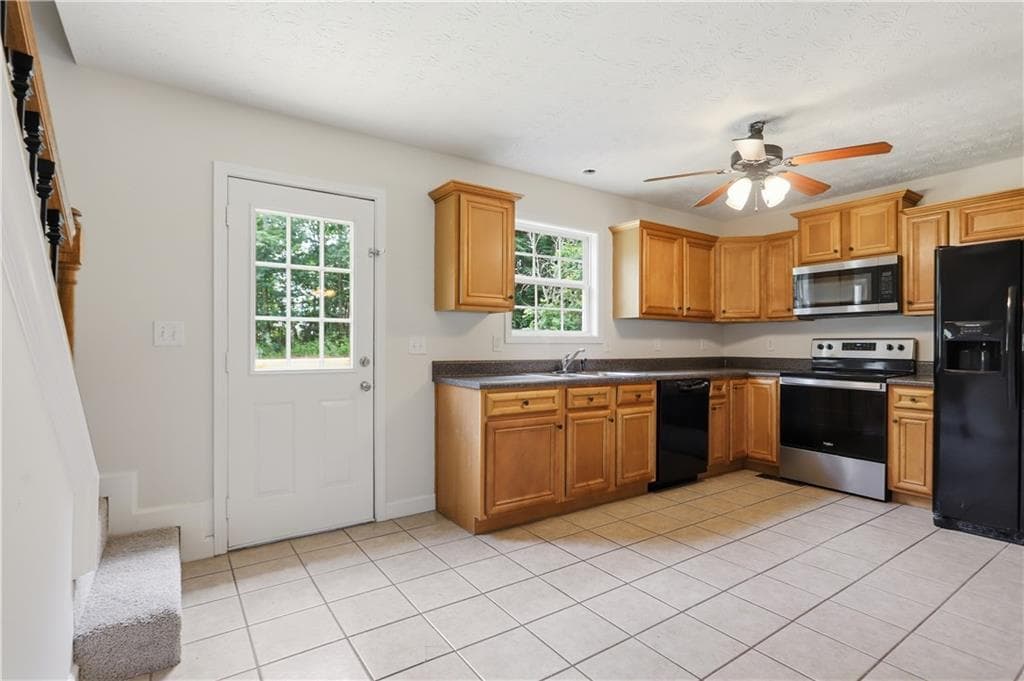 3 bedroom, 3 bathroom, 1,461 sq ft single family residence under contract at 345 Rainey Road, Temple, GA 30179 — photo 8