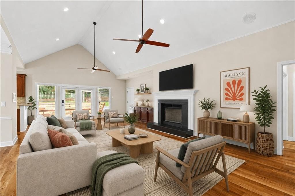 4 bedroom, 3 bathroom, 2,096 sq ft single family residence under contract at 603 Fairway Court, Marietta, GA 30068 — photo 4