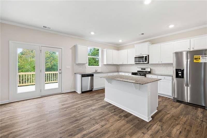 4 bedroom, 3 bathroom, 2,804 sq ft single family residence for rent at 7962 Centera Court, Lithia Springs, GA 30122 for $2,500 a month — photo 8