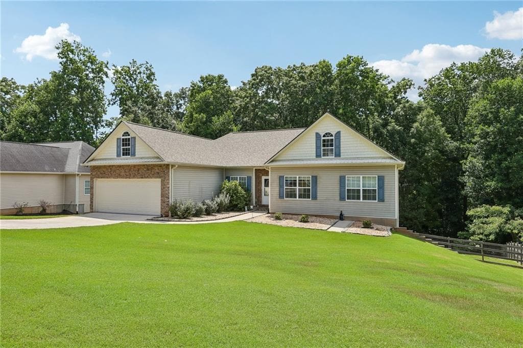 5 bedroom, 3 bathroom, 3,574 sq ft single family residence for sale at 3576 Phoenix Cove Drive, Gainesville, GA 30506 — photo 2