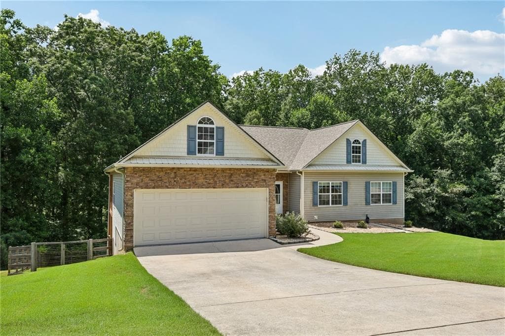 5 bedroom, 3 bathroom, 3,574 sq ft single family residence for sale at 3576 Phoenix Cove Drive, Gainesville, GA 30506 — photo 5
