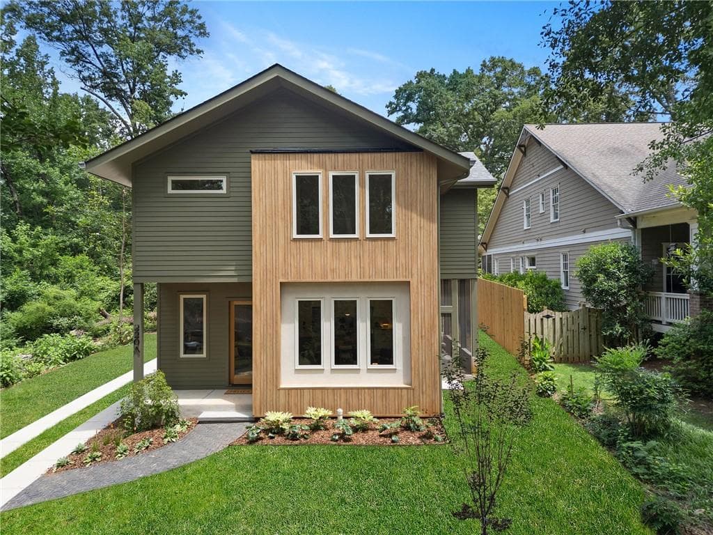 3 bedroom, 3 bathroom townhouse sold at 220 Green Street A, Decatur, GA 30030