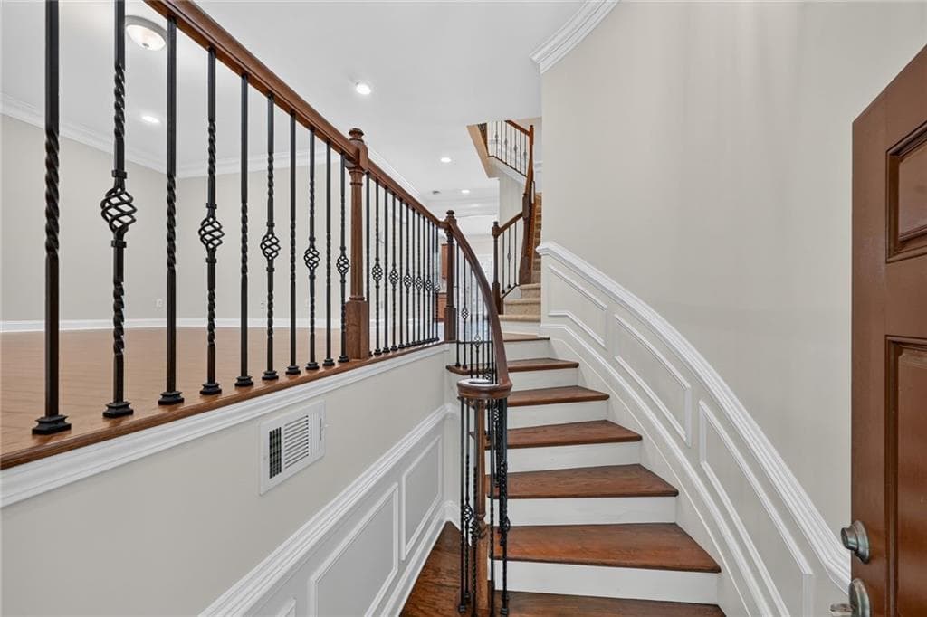 3 bedroom, 4 bathroom, 2,232 sq ft townhouse for sale at 11 High Gate Trail, Decatur, GA 30030 — photo 3