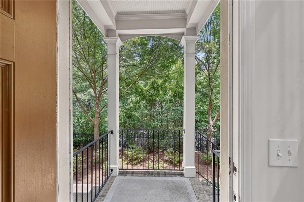 3 bedroom, 4 bathroom, 2,232 sq ft townhouse for sale at 11 High Gate Trail, Decatur, GA 30030 — photo 4