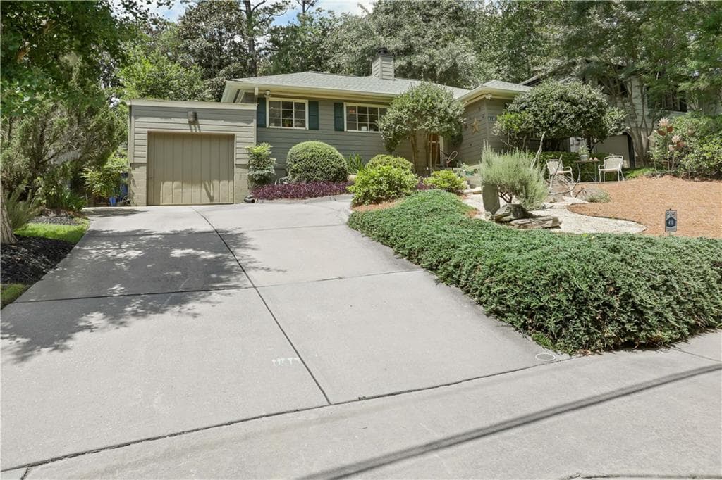 2 bedroom, 1 bathroom, 1,023 sq ft single family residence sold at 410 Wimbledon Road, Atlanta, GA 30324