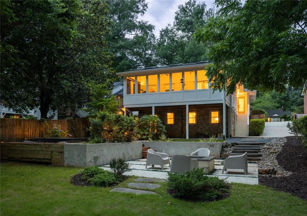 4 bedroom, 3 bathroom, 2,200 sq ft single family residence sold at 189 Norwood Avenue, Atlanta, GA 30317