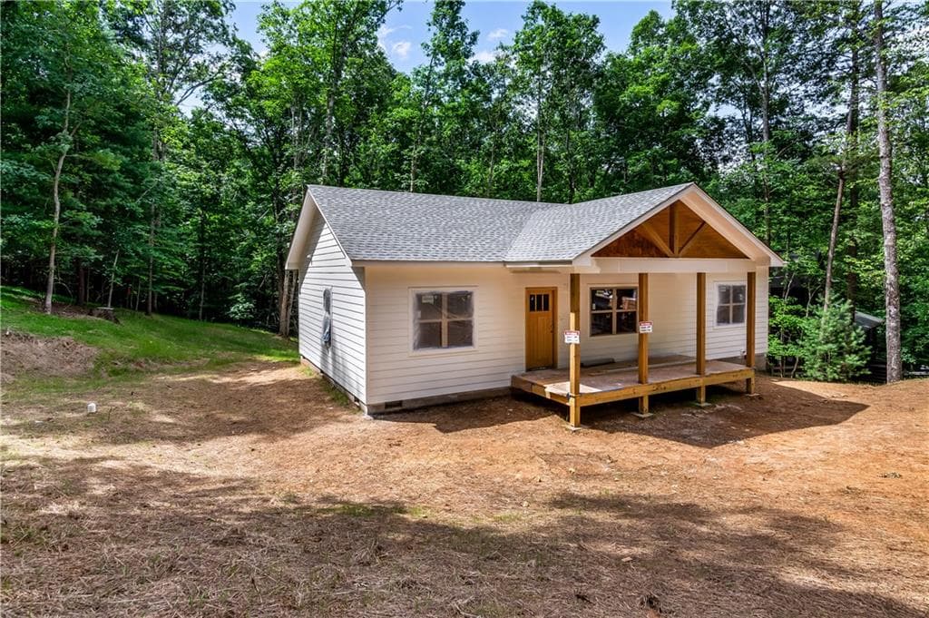 3 bedroom, 2 bathroom, 1,248 sq ft single family residence under contract at 209 Pinecrest Court, Ellijay, GA 30540 — photo 4