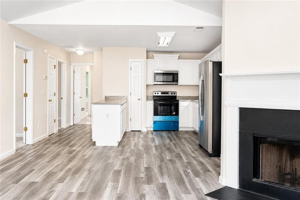 4 bedroom, 2 bathroom, 1,476 sq ft single family residence for sale at 2341 Daniel Road, Atlanta, GA 30331 — photo 6