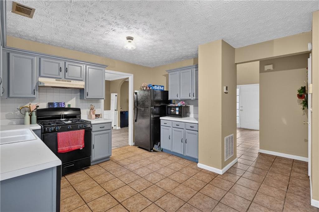 3 bedroom, 3 bathroom, 2,040 sq ft single family residence for sale at 855 Underhill Court, Buford, GA 30518 — photo 3
